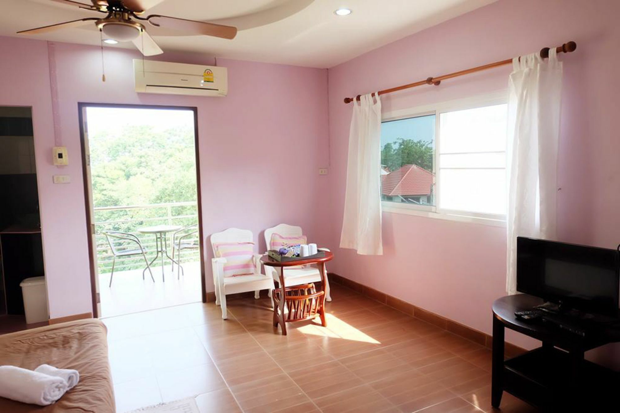 Green House At Trang Guesthouse Buitenkant foto